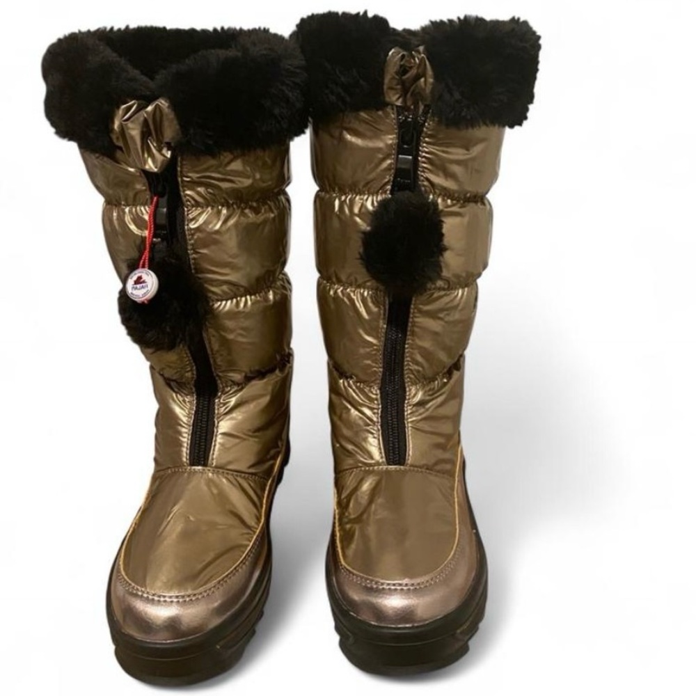 Pajar gold metallic snow boots with fur trim. Size 36